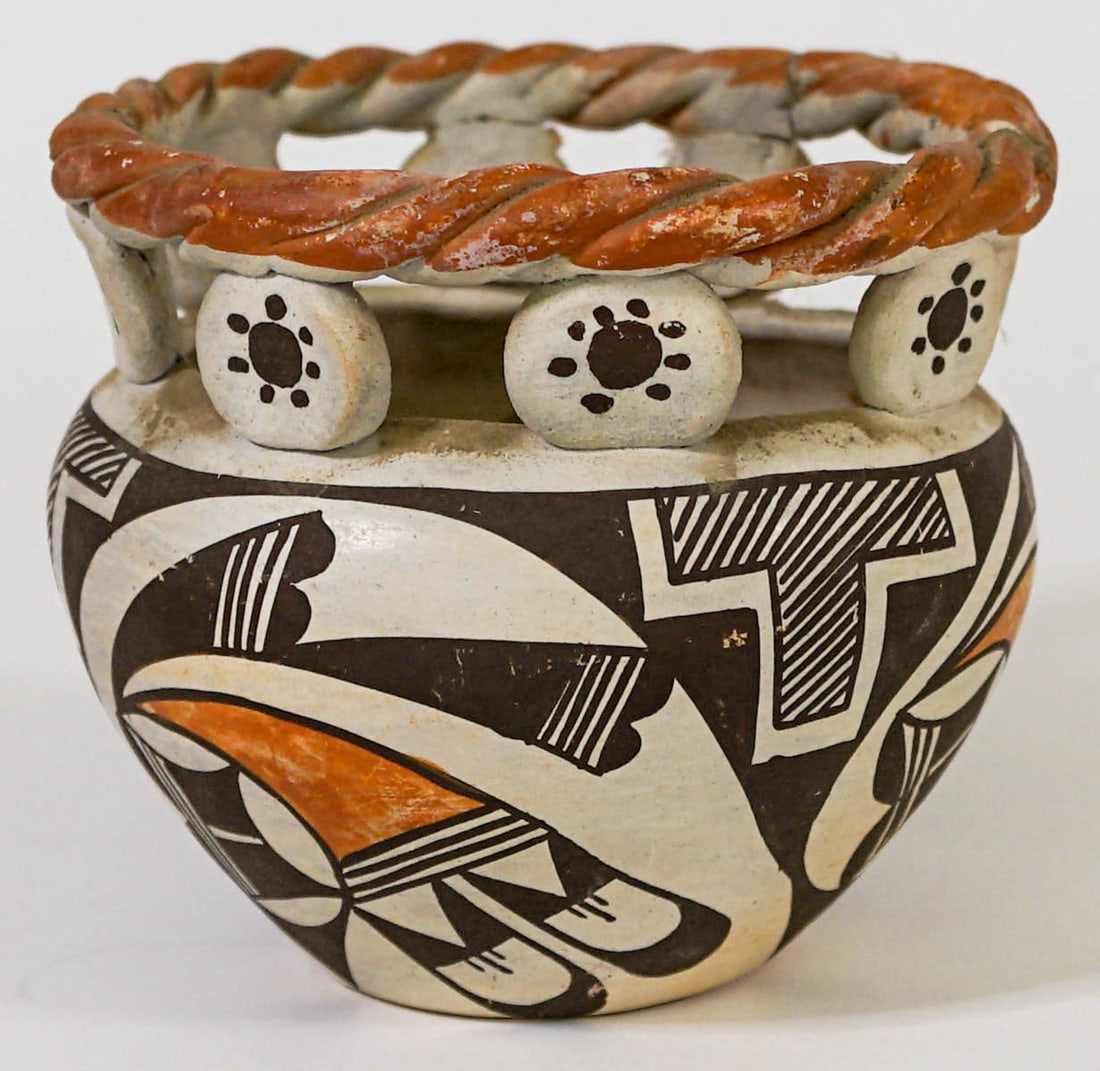 Acoma New Mexico Clay Pot [Braided Rim] (1 of 8)