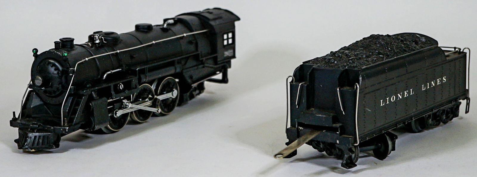 Lionel Engine 226E & 2426W Tender (1 of 3)
