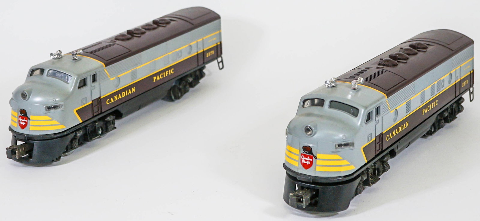 Lionel STYLE Canadian Pacific 2373 A&B Units: Lionel STYLE Canadian Pacific 2373 A&B Units. Likely reproduction shells. Provenance: Missoula, Montana Private Collection. Untested, from a lifelong collector who serviced and repaired trains requiri