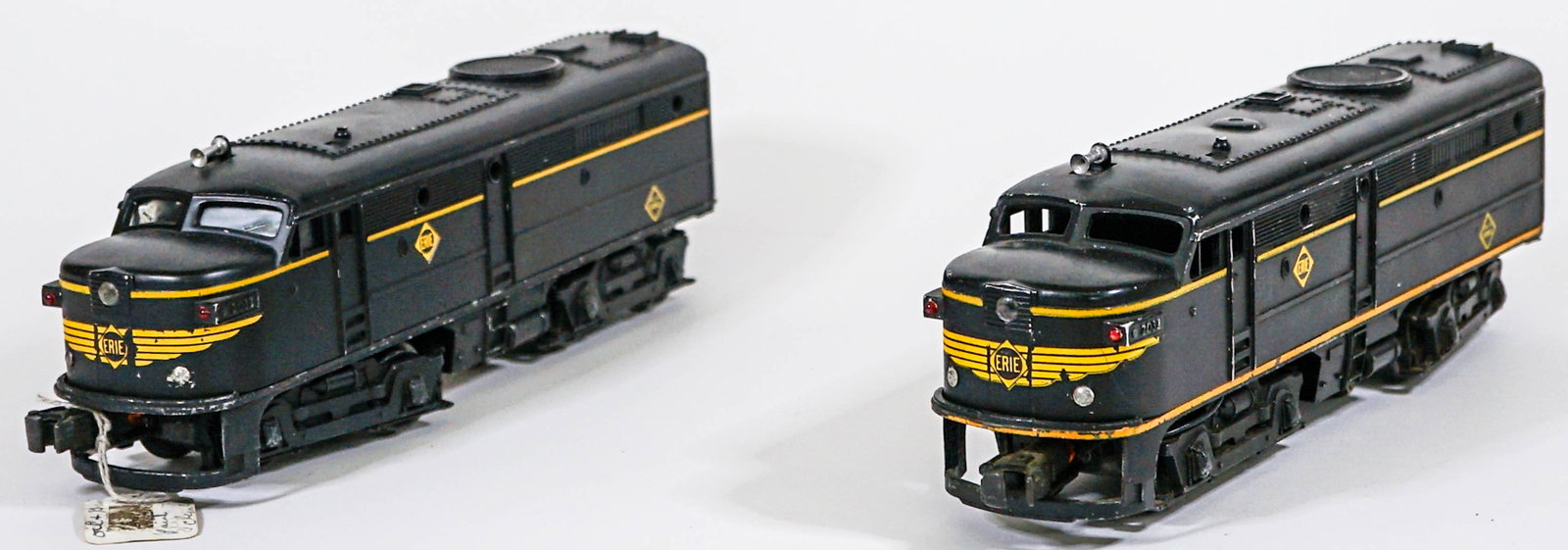 Lionel Erie 2032 AA Unit: Lionel Erie 2032 AA Unit One is significantly heavier than the other. Provenance: Missoula, Montana Private Collection. Untested, from a lifelong collector who serviced and repaired trains requiring a