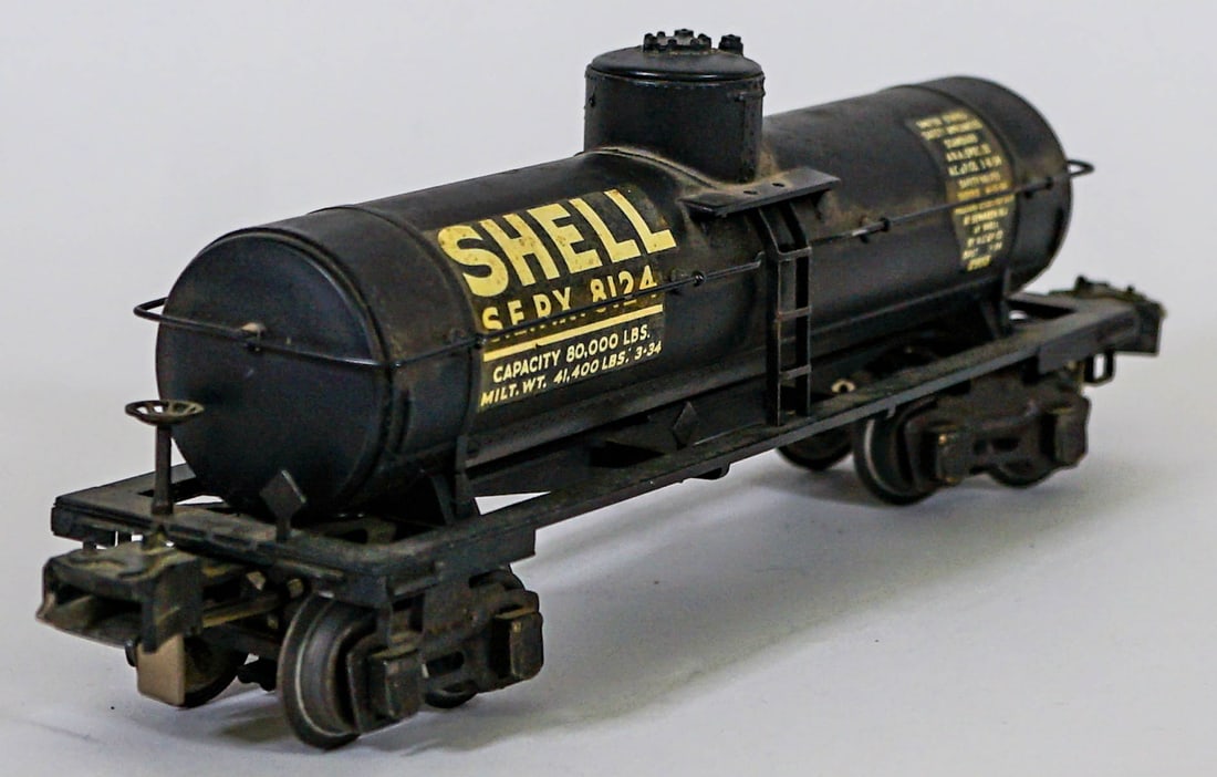 Lionel Old O Gauge Shell SEPX 8124 Tanker: Lionel Old O Gauge Shell SEPX 8124 Tanker. Provenance: Missoula, Montana Private Collection. Untested, from a lifelong collector who serviced and repaired trains requiring any attention. If lot is abs