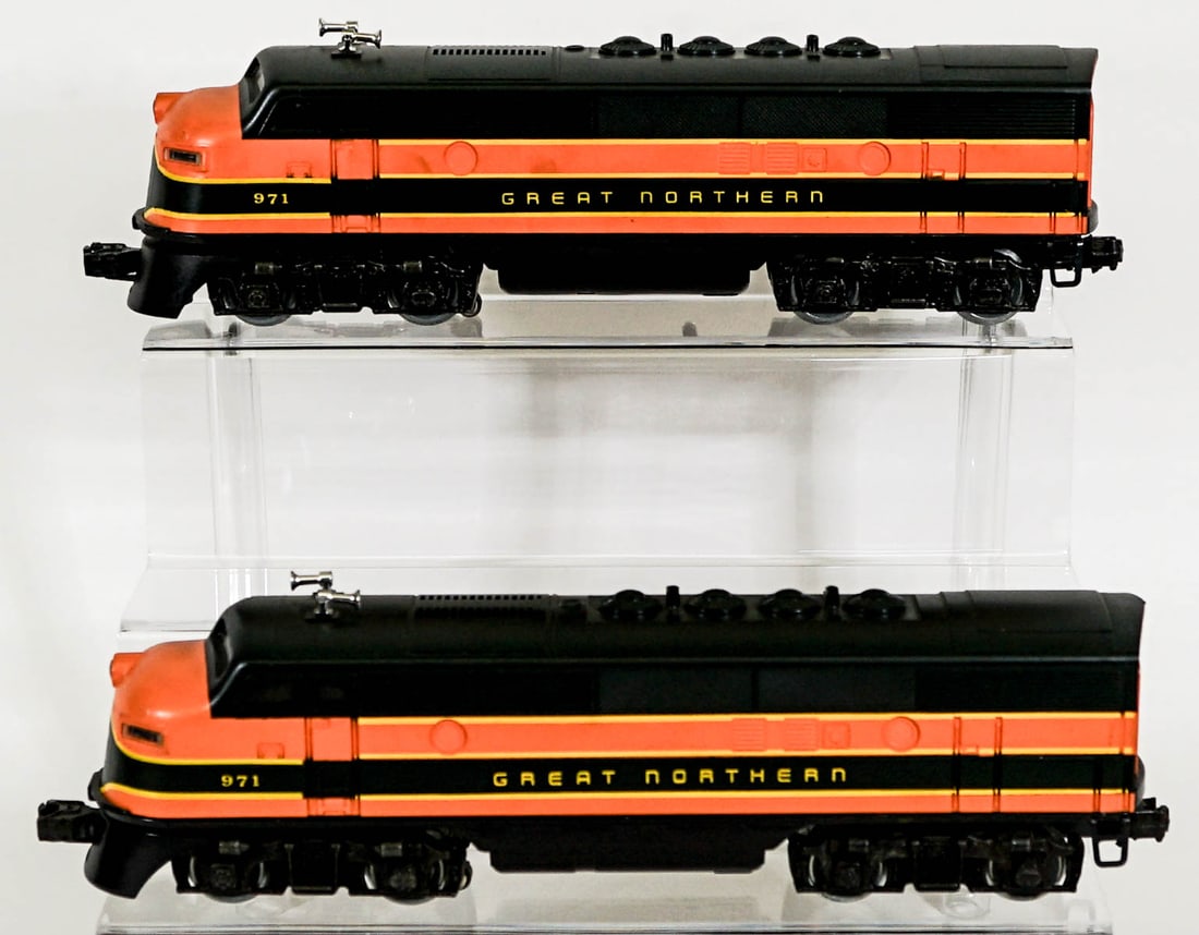 Lionel Great Northern F3 AA Powered & Dummy: Lionel Great Northern F3 AA Powered & Dummy Diesel Locomotives 971. EX+/NM. Provenance: Missoula, Montana Private Collection. Untested, from a lifelong collector who serviced and repaired trains requi