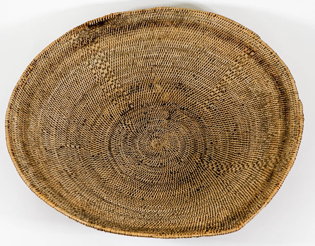 Large Native American Basket (1 of 4)