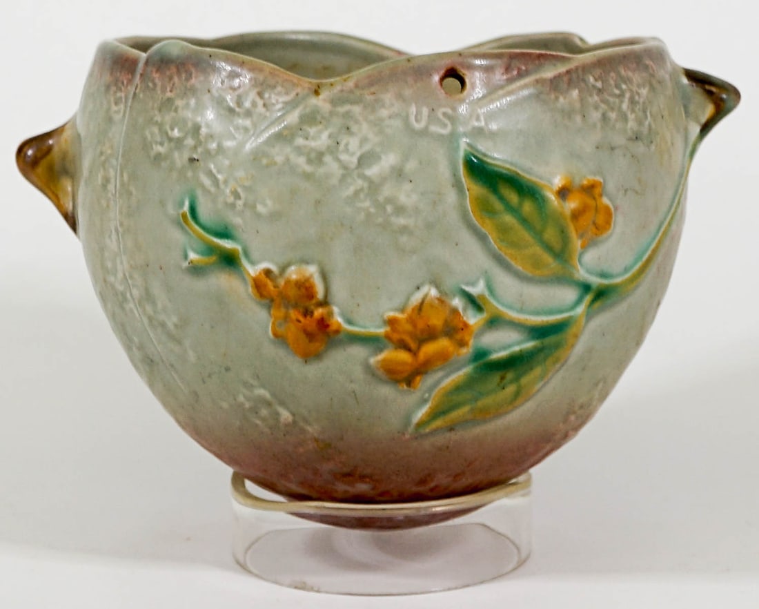 Roseville Pottery Hanging Basket (1 of 7)