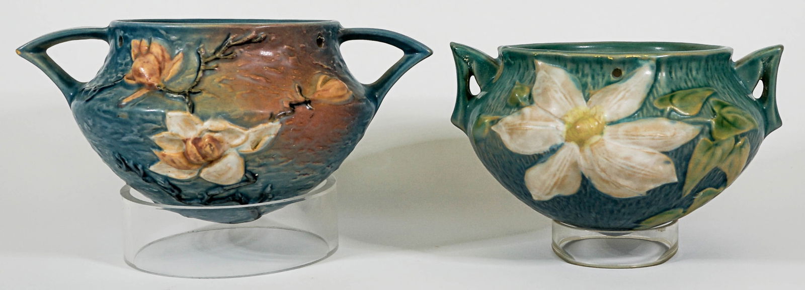 Two Roseville Hanging Baskets (1 of 8)