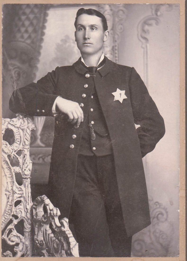 Fresno, California Police Officer Cabinet Card (1 of 3)