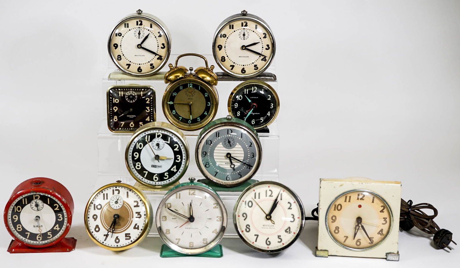 Assorted Vintage Clocks (12) 3.5-5 inches (1 of 7)