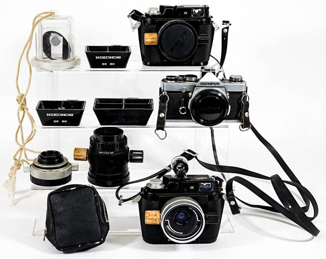 (3) Vintage Cameras Auction