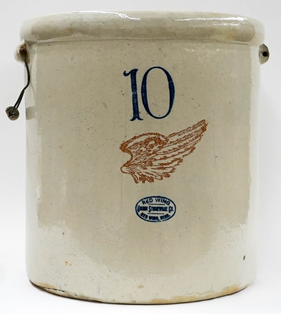 Red Wing 10 Gallon Crock (1 of 3)