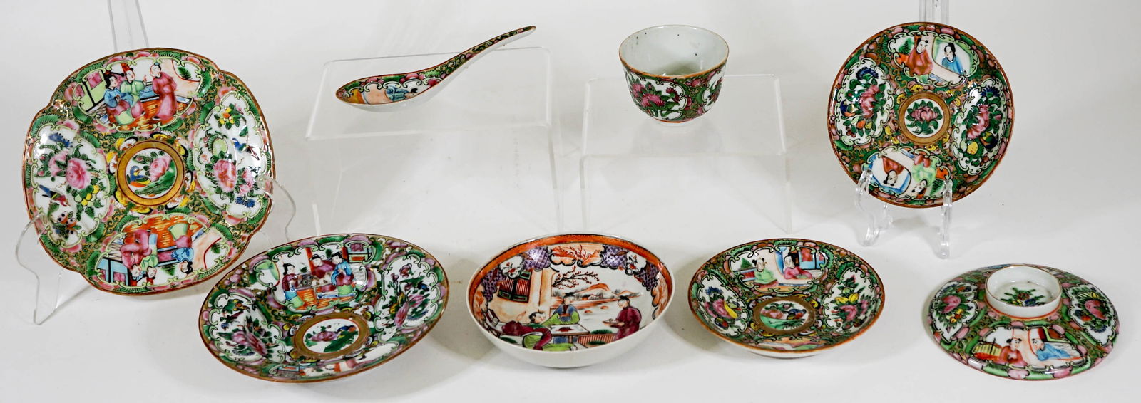 Chinese Export Porcelain (8 pcs) (1 of 6)