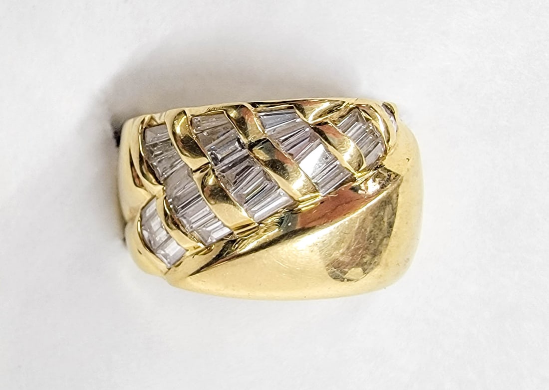 Designer 18k Gold & Diamond Ring (1 of 7)