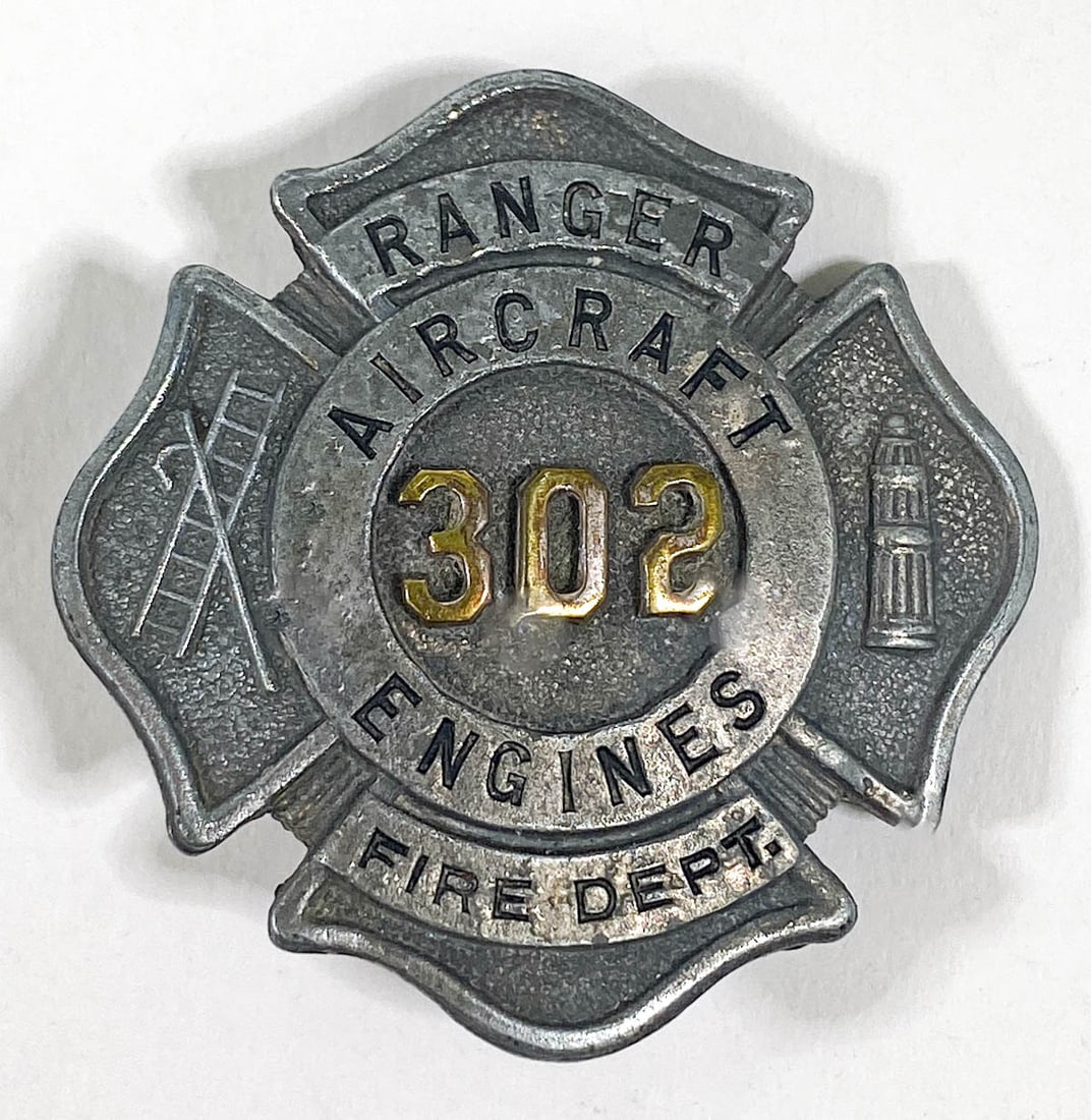 Vintage Aircraft Engines Fire Fighters Badge (1 of 2)