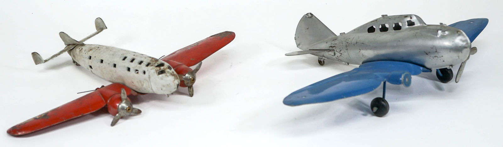 Vintage Wyandotte Pressed Steel (2) Toy Planes (1 of 4)