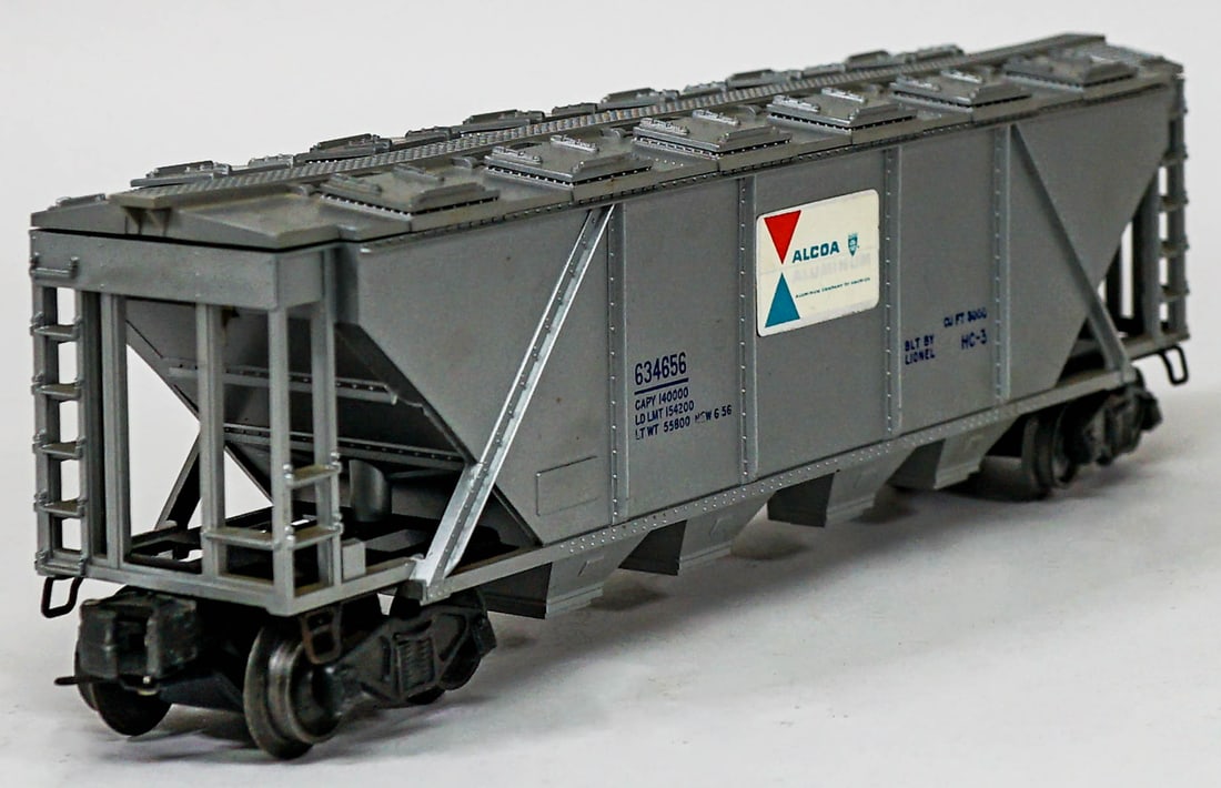 Lionel Alcoa Aluminum 63456 Box Car (1956): Lionel Alcoa Aluminum 63456 Box Car (1956). These trains are from a private collection and are untested. If lot is absent of a condition report one may be requested via email. Condition report is prov