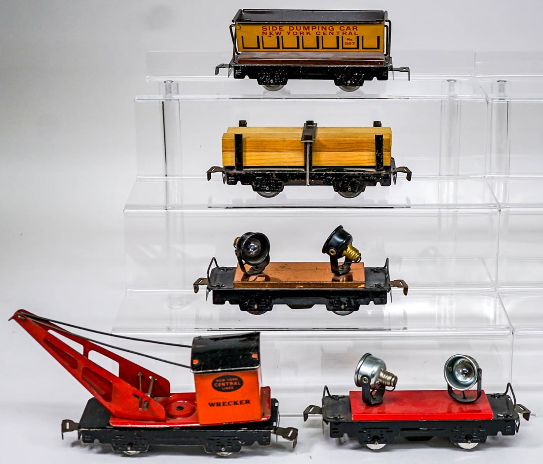 MARX (5) Train Specialty Cars, Wrecker, Spotlight (1 of 3)
