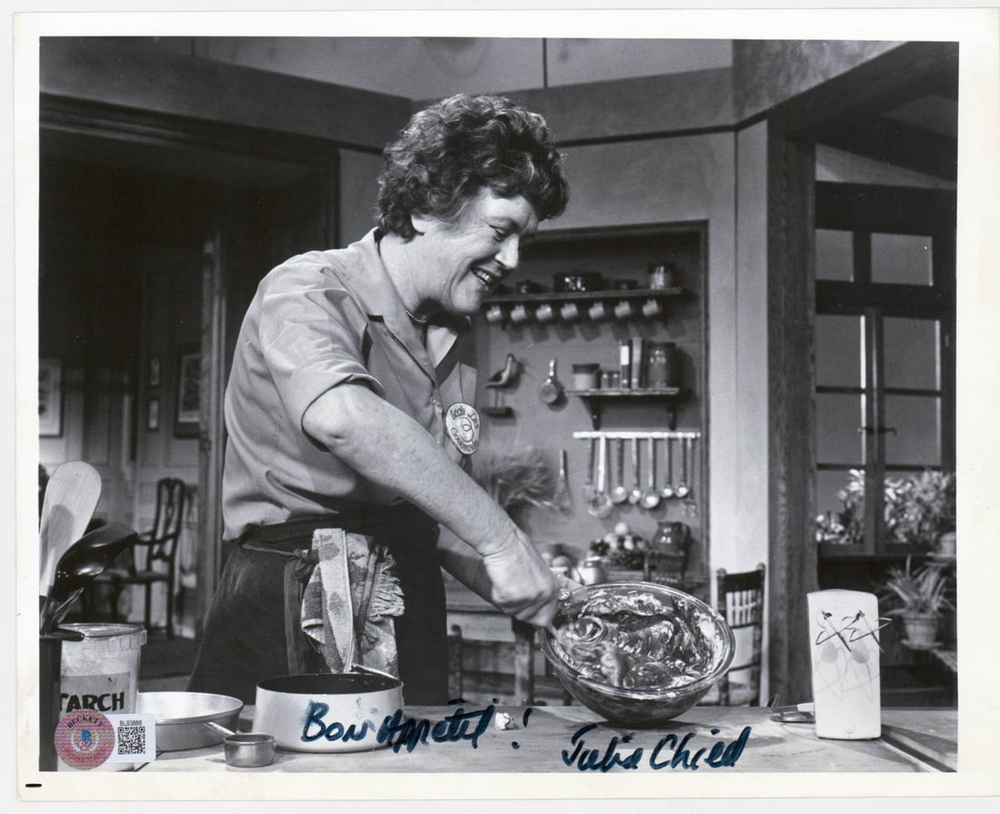 Julia Child Signed 8 x 10 Photo BAS COA (1 of 2)