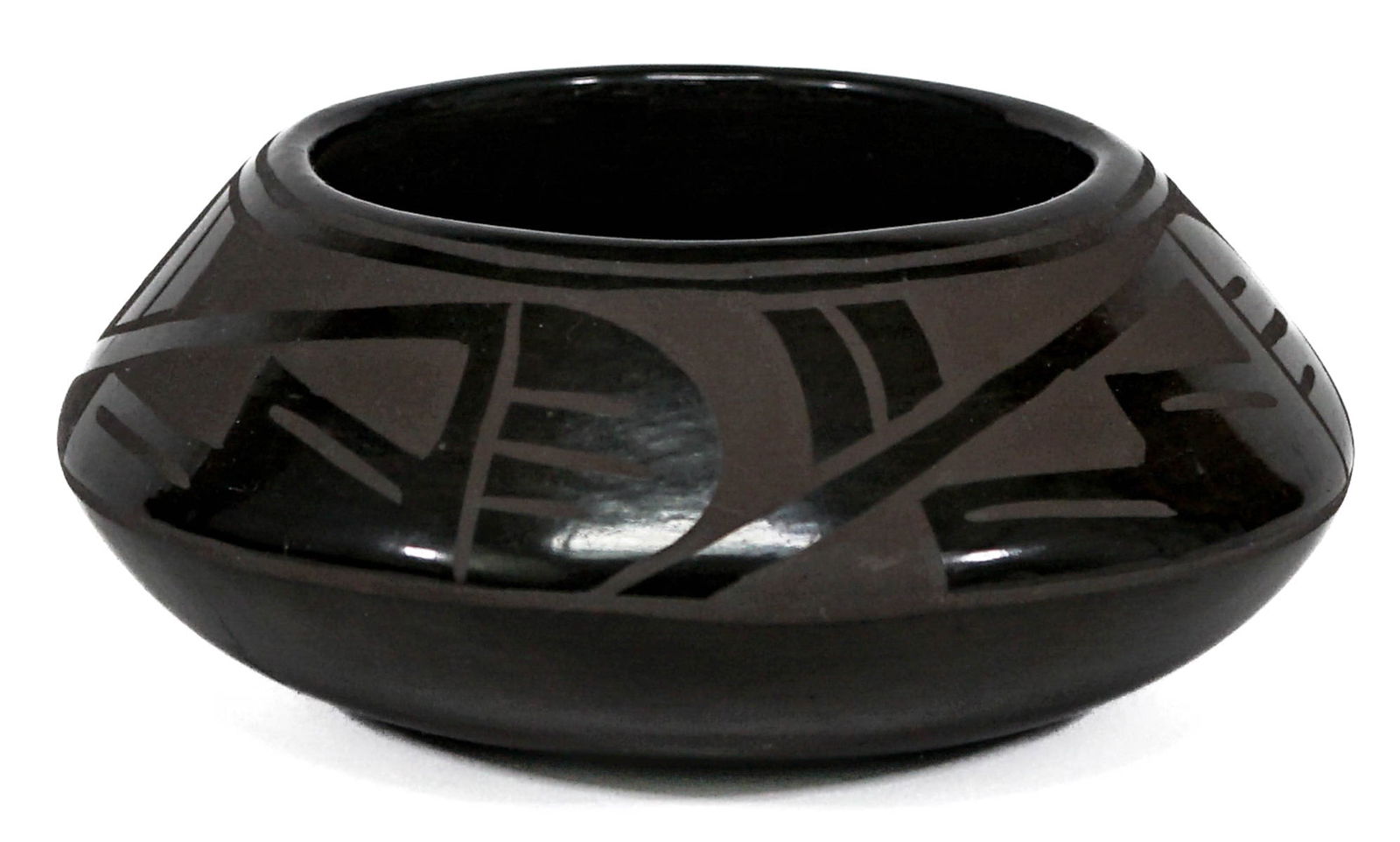 Minnie Vigil Santa Clara Pot (1 of 6)