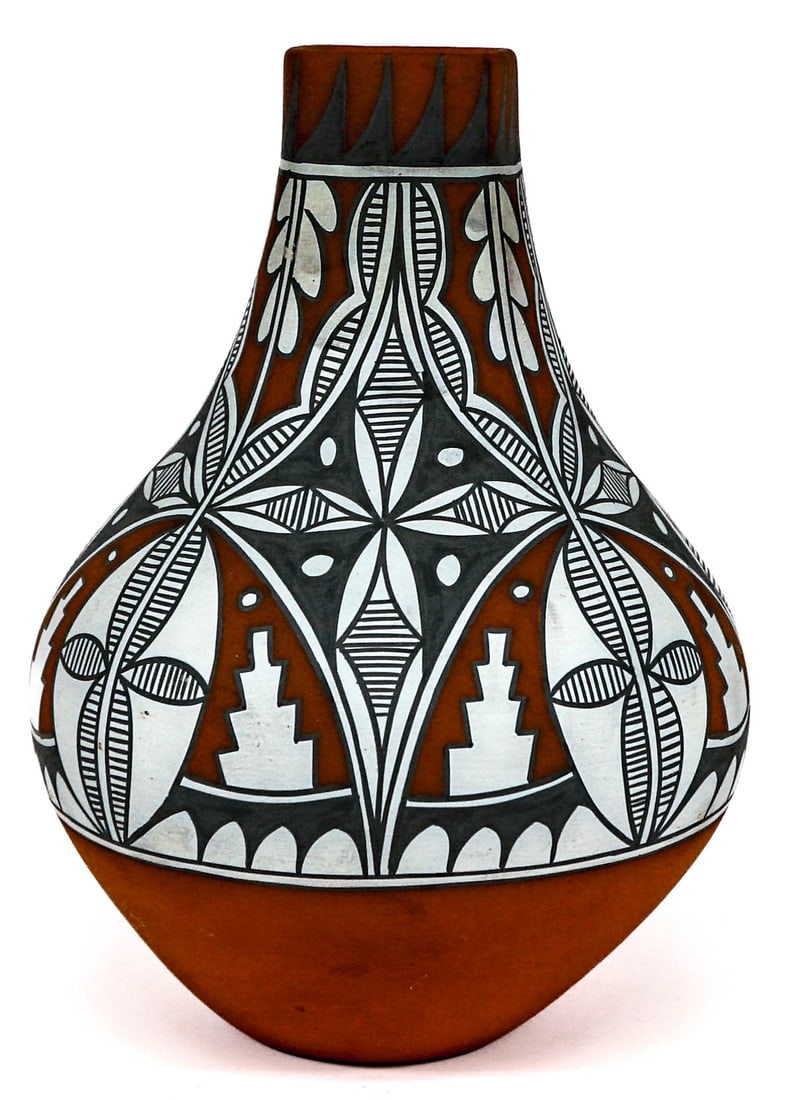 Mary Small Jemex Large Vase: Mary Small Jemex Large Vase. Measures 9.75 x 7 inches. No damage. If lot is absent of a condition report one may be requested via email. Condition report is provided as an opinion only and is no guara