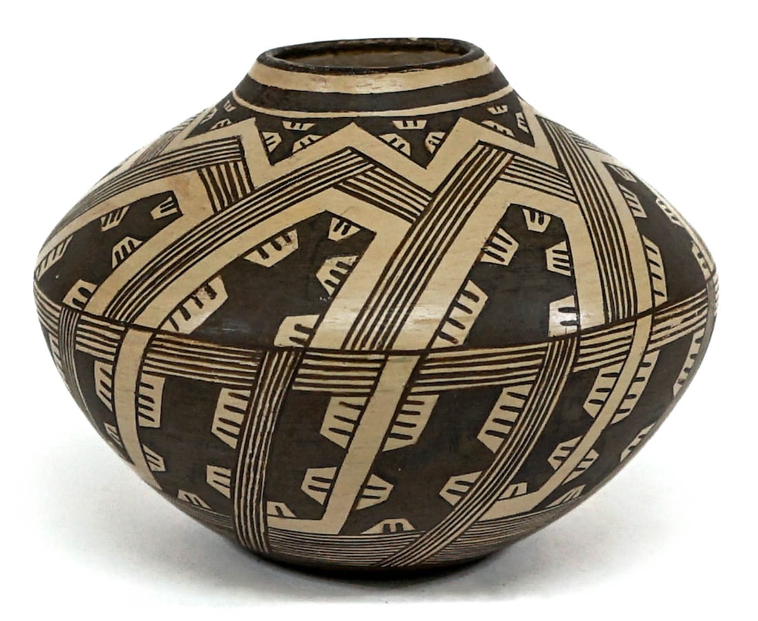 Eugene Hamilton Hopi Pottery: Eugene Hamilton Hopi Pottery. Measures 3.25 x 4.25 inches. No damage. If lot is absent of a condition report one may be requested via email. Condition report is provided as an opinion only and is no g