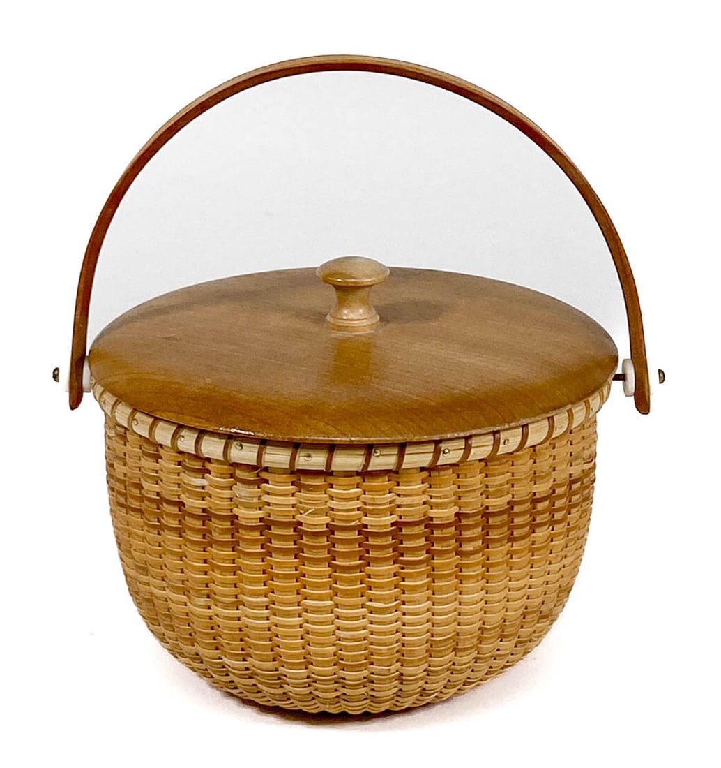 Handmade Signed American Small Lidded Basket (1 of 8)