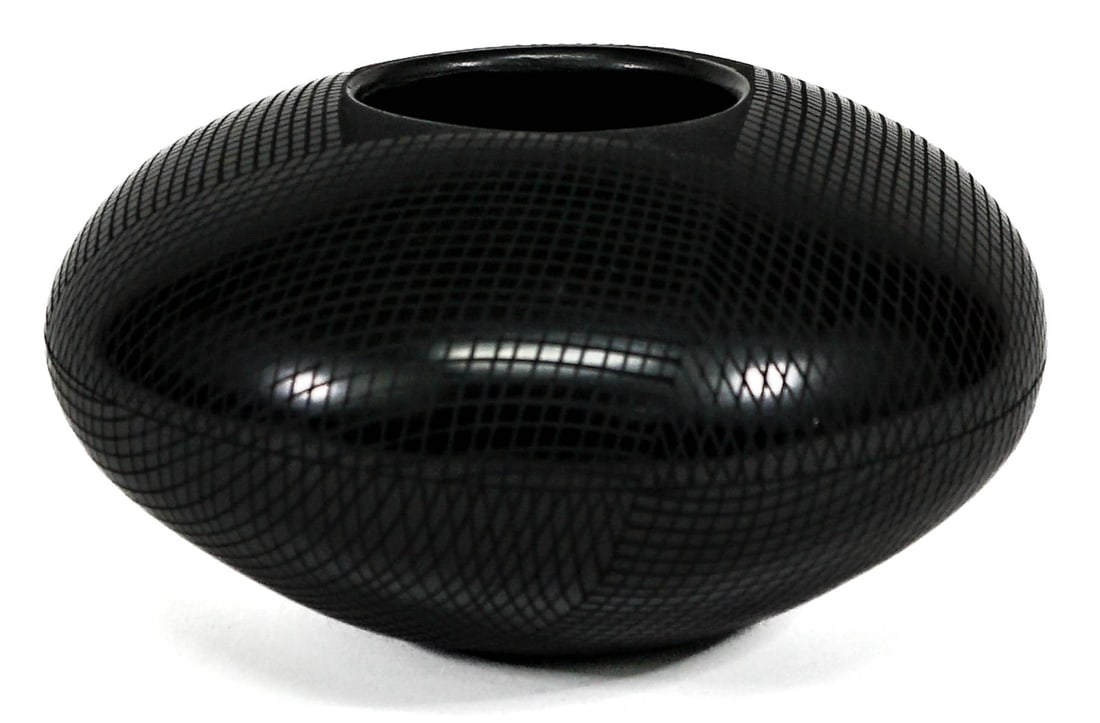 Octavio Andrew Mata Ortiz Pottery (1 of 6)