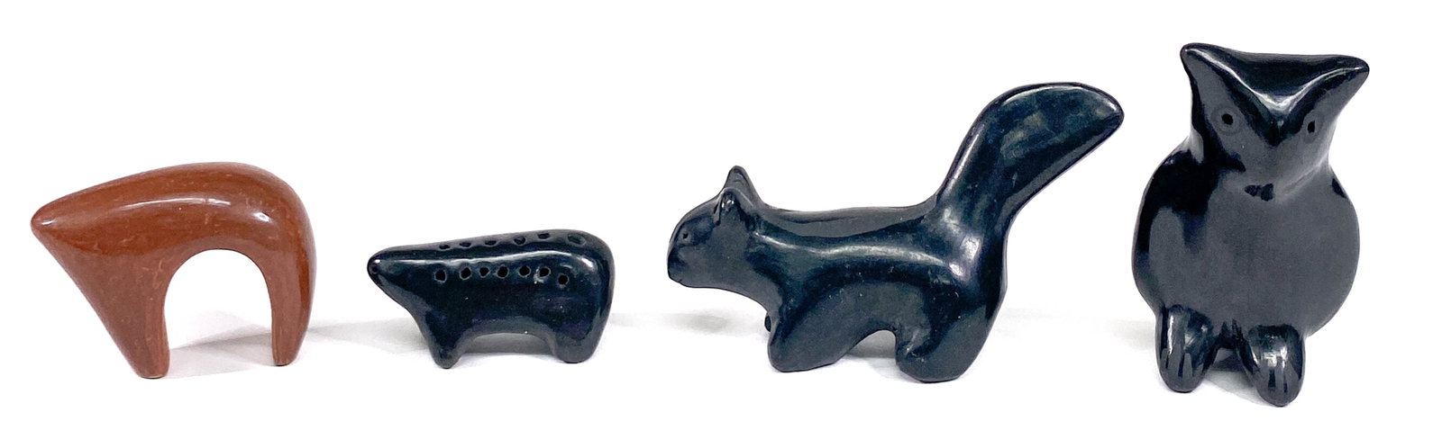 Southwest Pottery Small Animal Figures: Southwest Pottery Small Animal Figures. No damage. One is signed by Ira Atencio, They measure 1.25 to 3.25 inches. If lot is absent of a condition report one may be requested via email. Condition repo