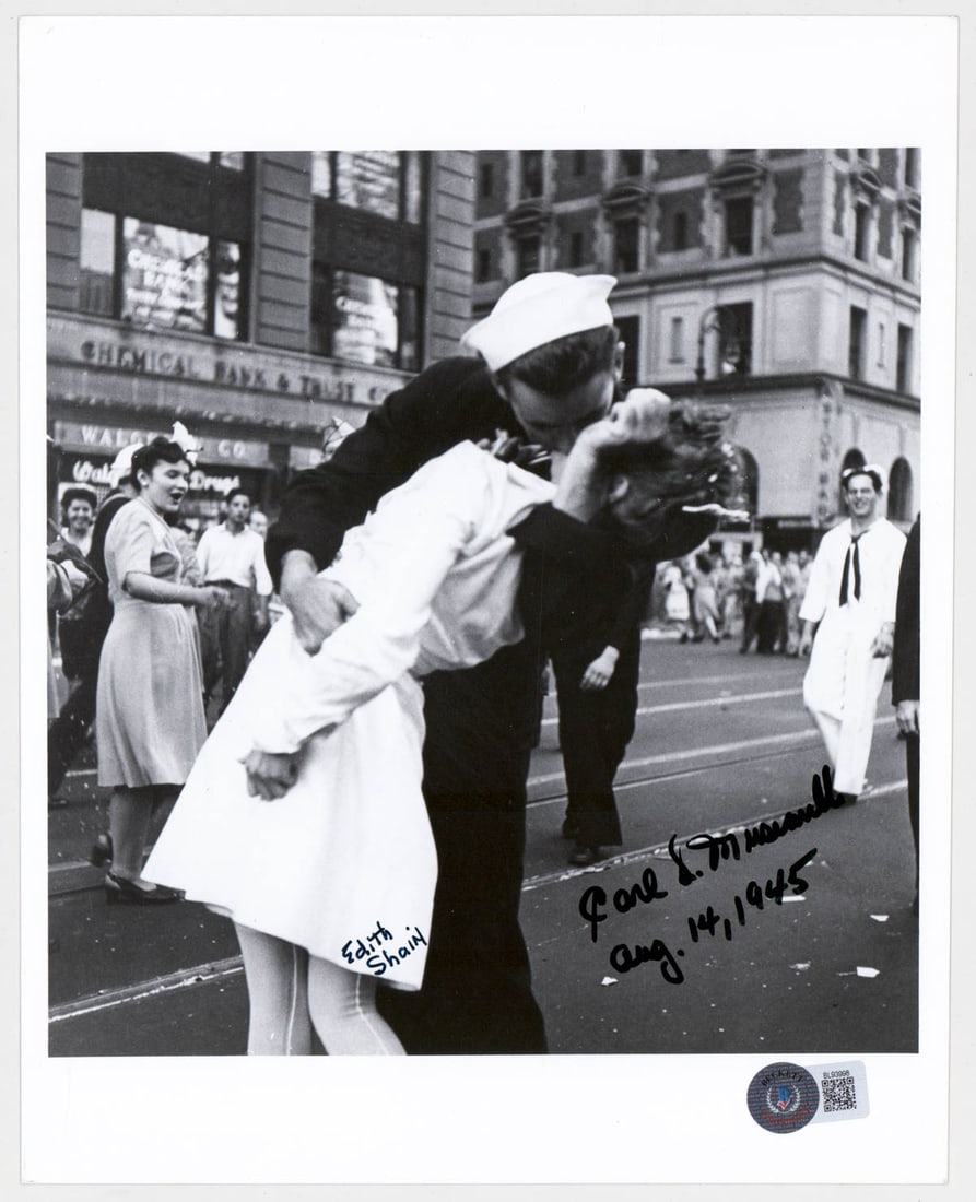[V-J DAY] Carl Muscarello 8x10 Photo SIGNED COA (1 of 1)