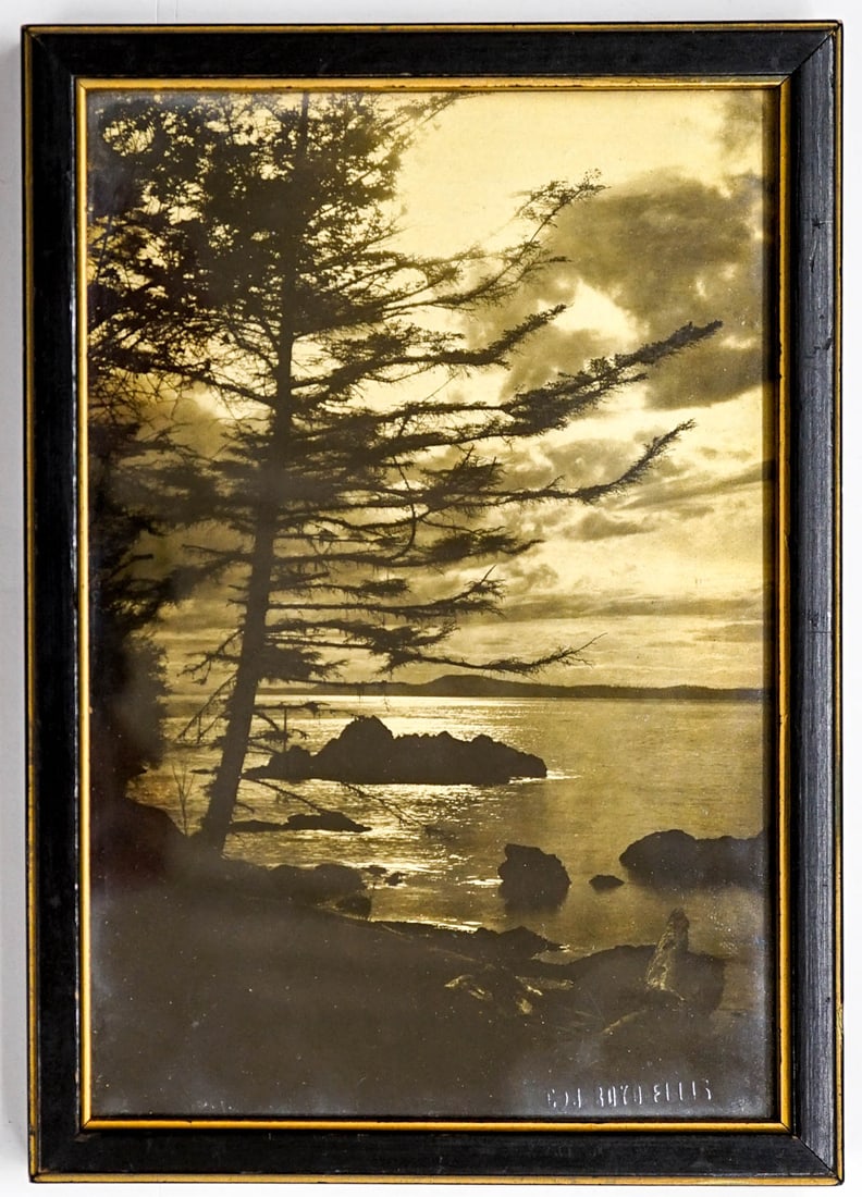 John Boyd Ellis Goldtone Photo: John Boyd Ellis Goldtone Photo. Measures 6.5 x 4.5 inches image size. Appears to be printed on glossy photo paper. If lot is absent of a condition report one may be requested via email. Condition repo