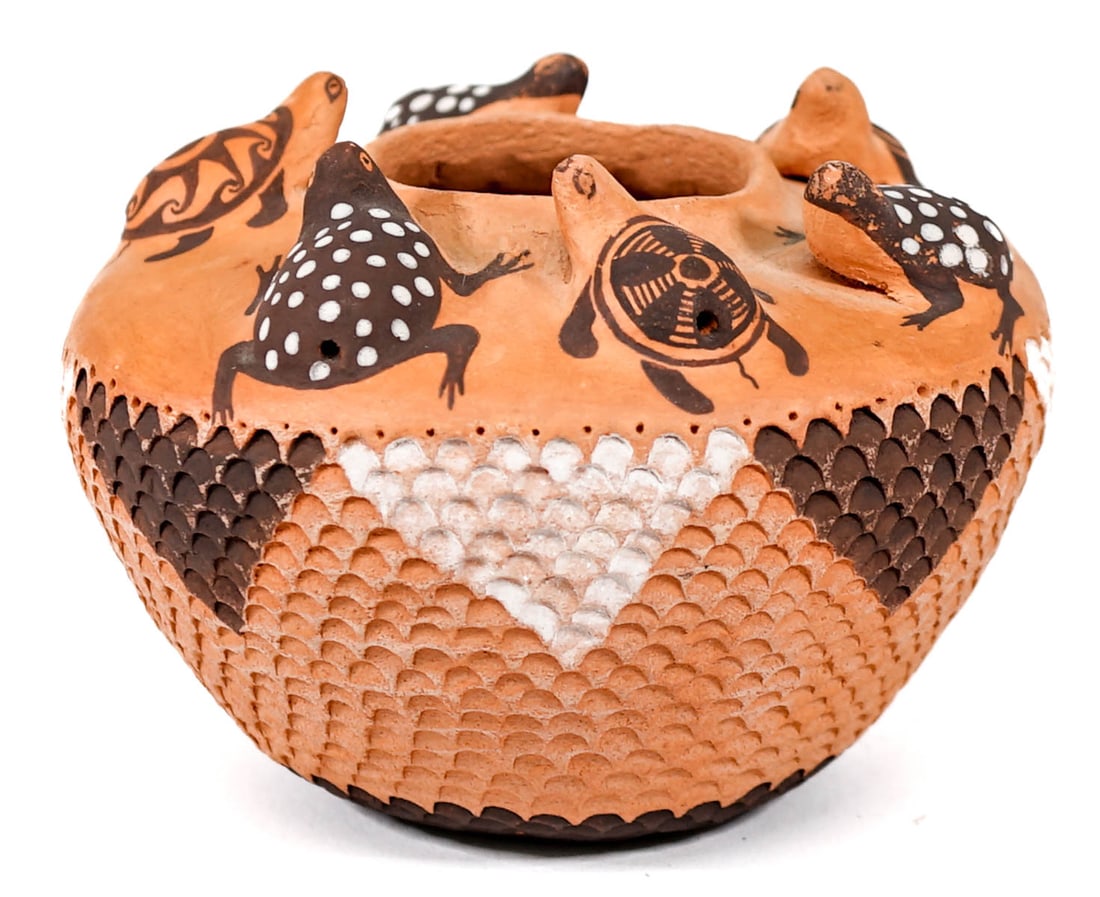 Josephine & Milford Nahohai Pot [Frog, Turtle] (1 of 8)