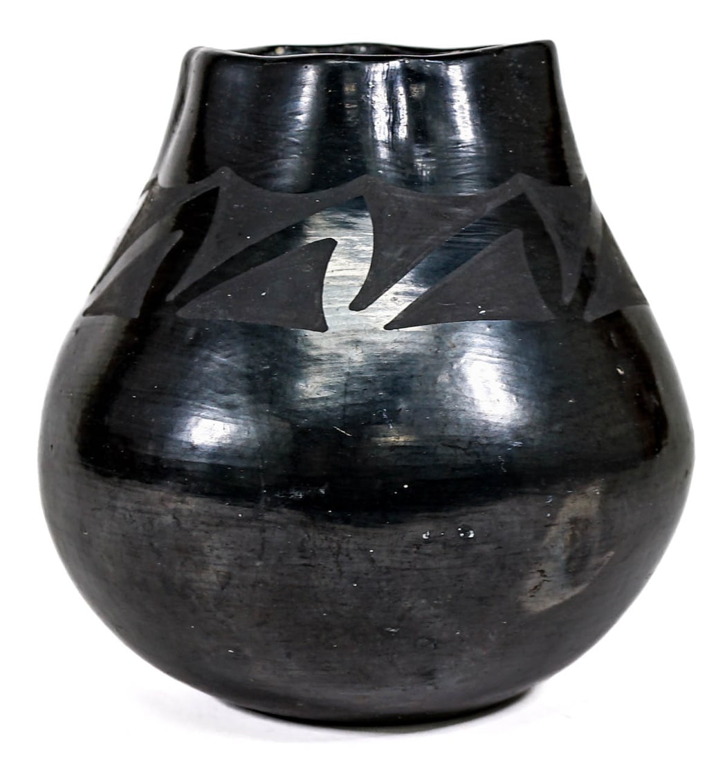 Pat Martinez Santa Clara 6.5IN Vase [Blackware] (1 of 7)