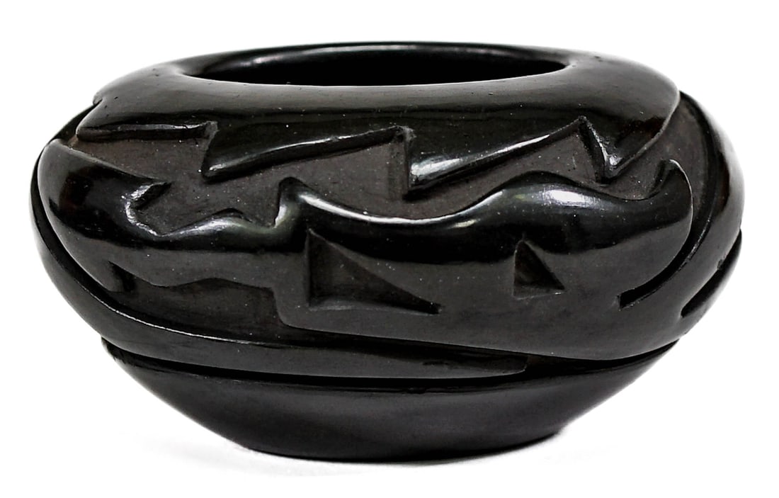 Denise Chavarria Santa Clara Carved Blackware Pot (1 of 7)