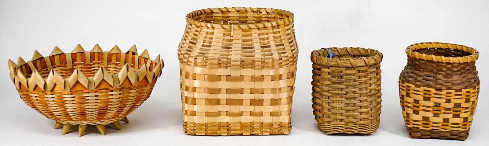 Handmade (4) Baskets [Winnebago] (1 of 11)