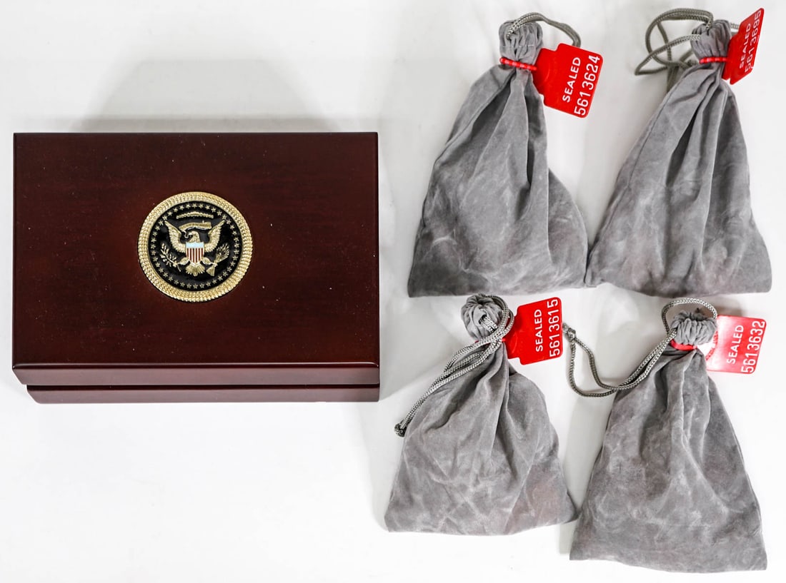 (5) Half Tubes 1943 Steel Pennies, 4 Bags Sealed: (5) Half Tubes 1943 Steel Pennies, 4 Bags Sealed. If lot is absent of a condition report one may be requested via email. Condition report is provided as an opinion only and is no guarantee as conditio