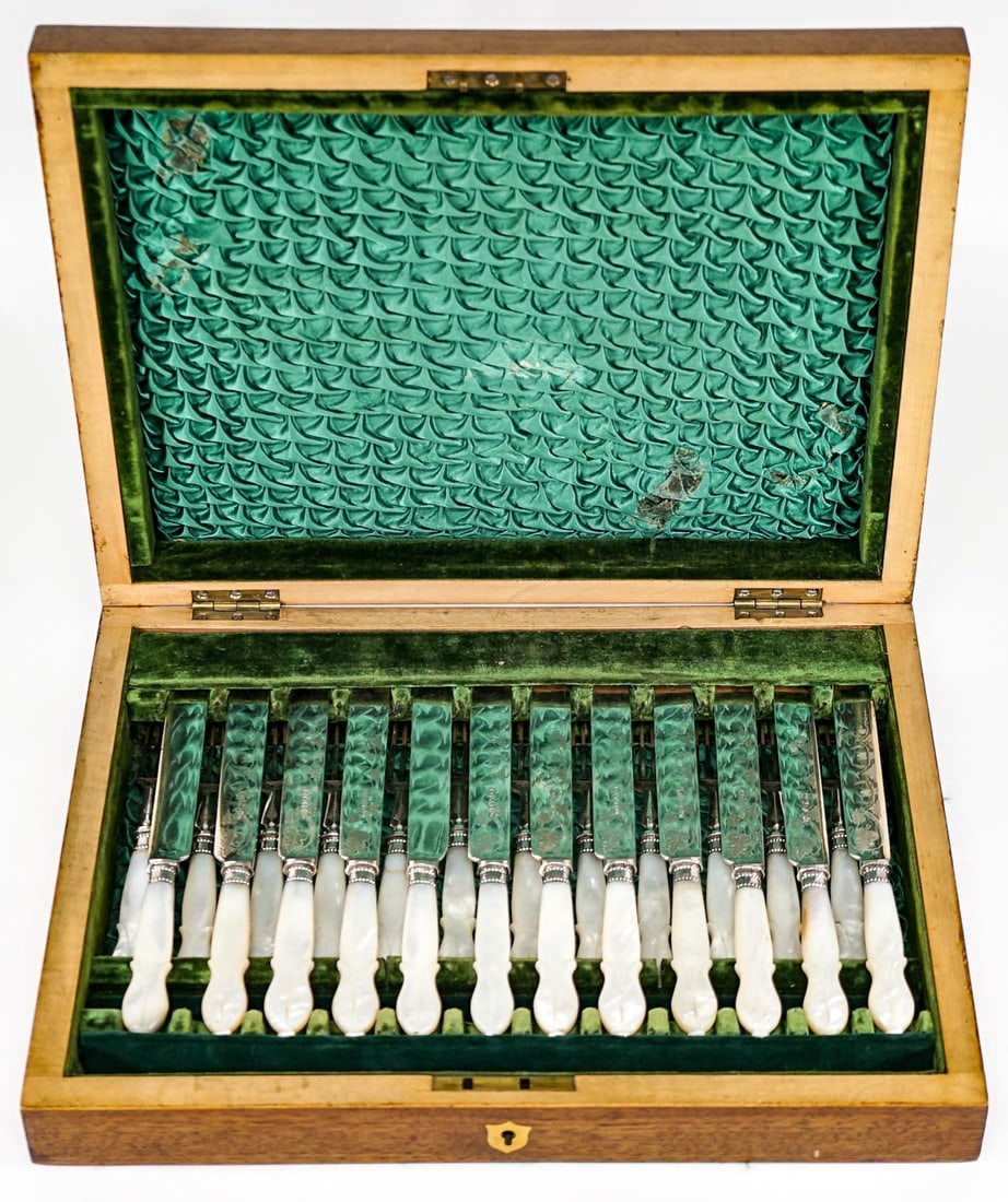 Mappin R Webb MOP (24PC) Dessert Set Cased (1 of 8)