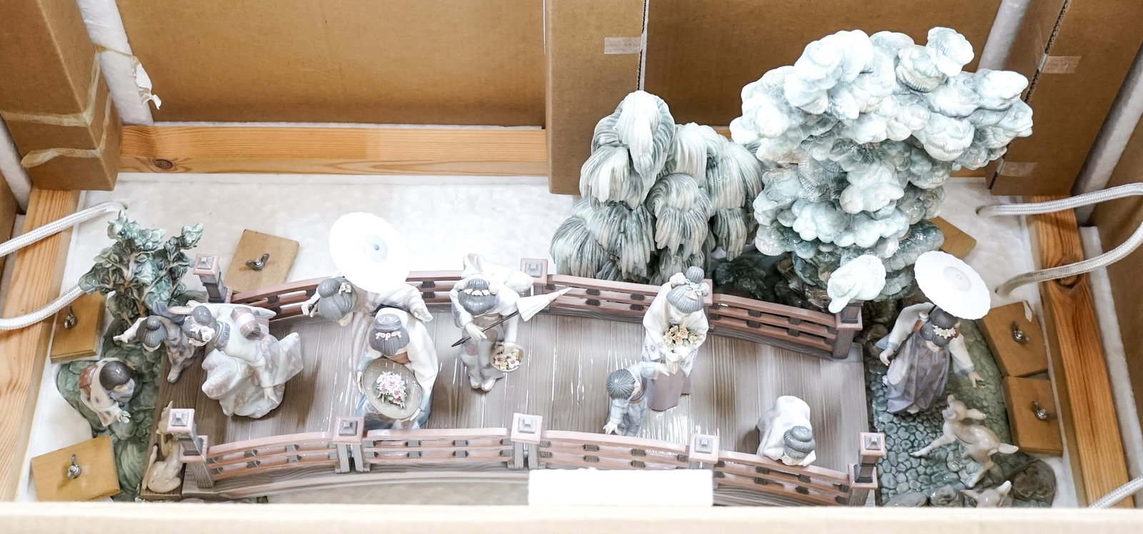 Lladro #01775 'Oriental Garden' LTD MIB (1 of 20)