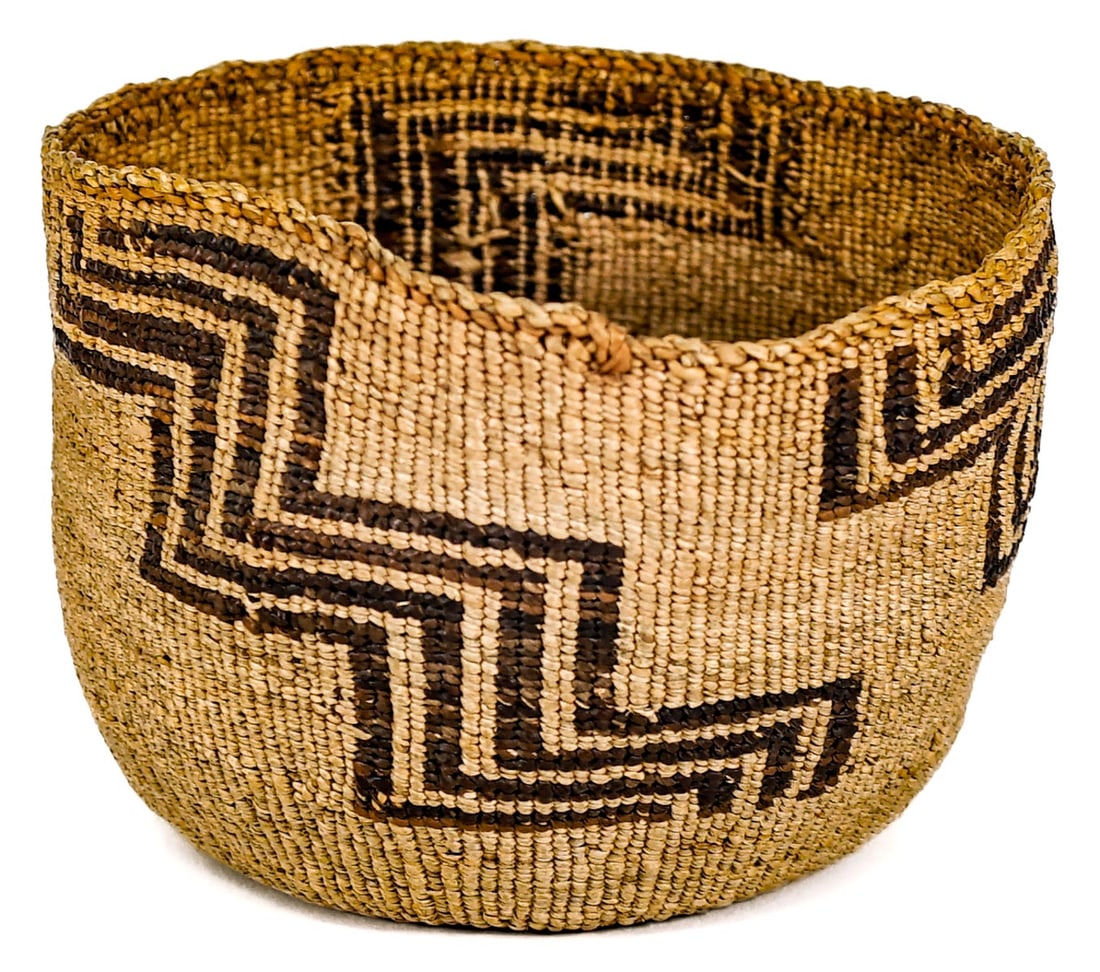Klamath Hat Basket (1 of 6)