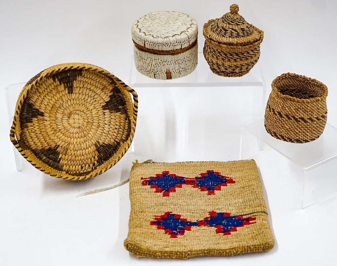 Native American Baskets & Bag (1 of 10)