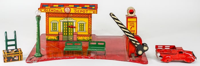 MARX Glendale Depot Station Tin Litho