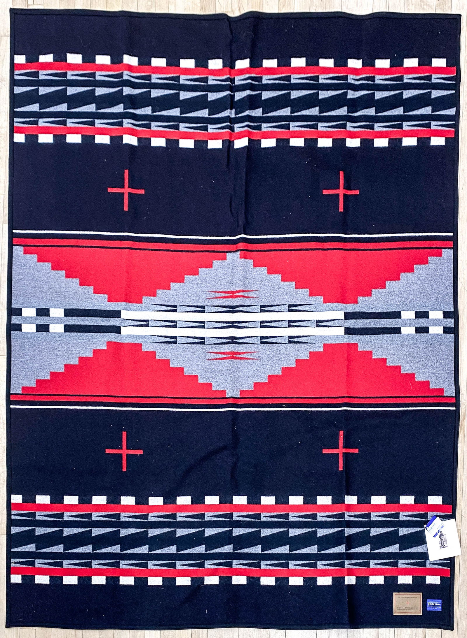 Pendleton Blanket 64 IN x 80 IN [Hidatsa Earth] (1 of 4)