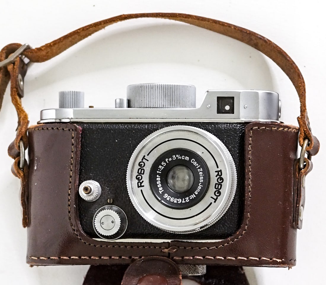 Robot Camera w/ Carl Zeiss Jena Tessar Lens (1 of 8)