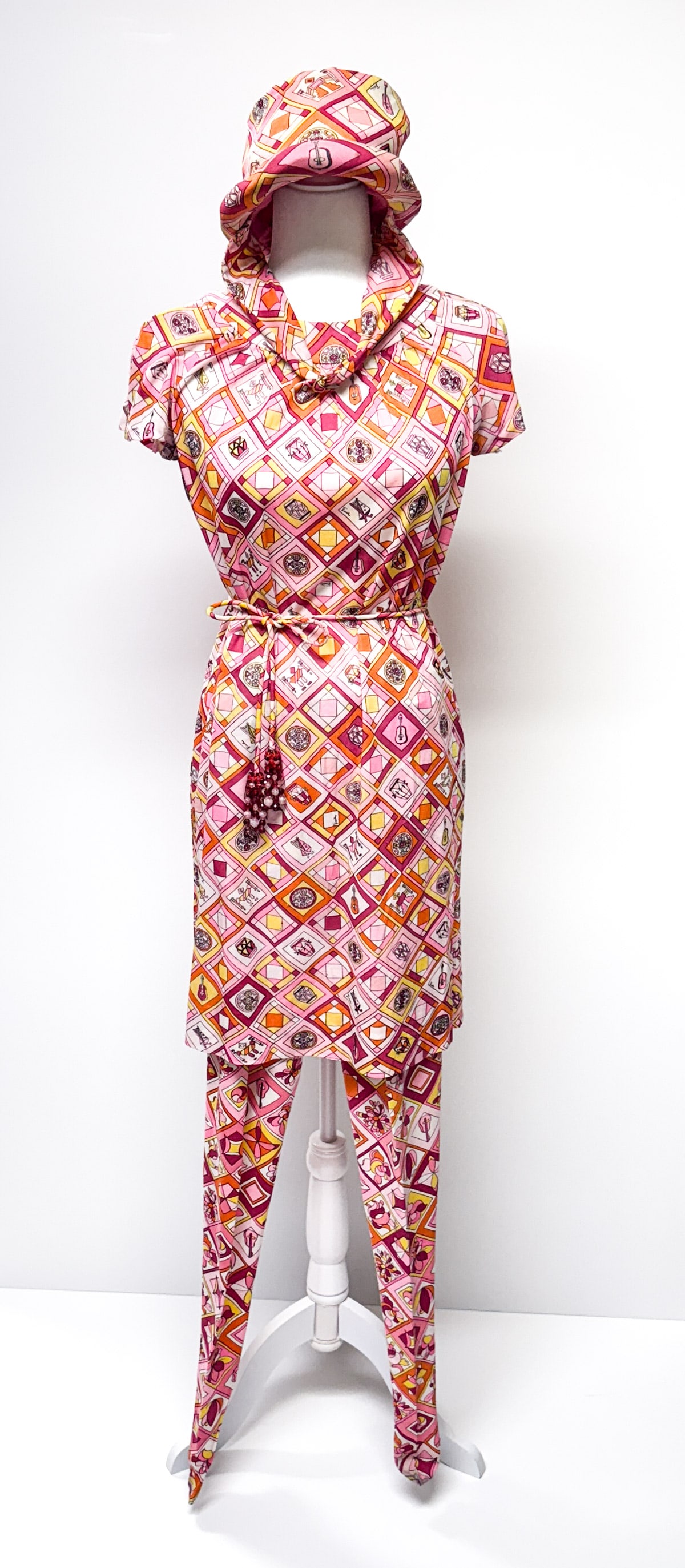 Braniff Airways - Emilio Pucci Hostess Uniform (1 of 20)