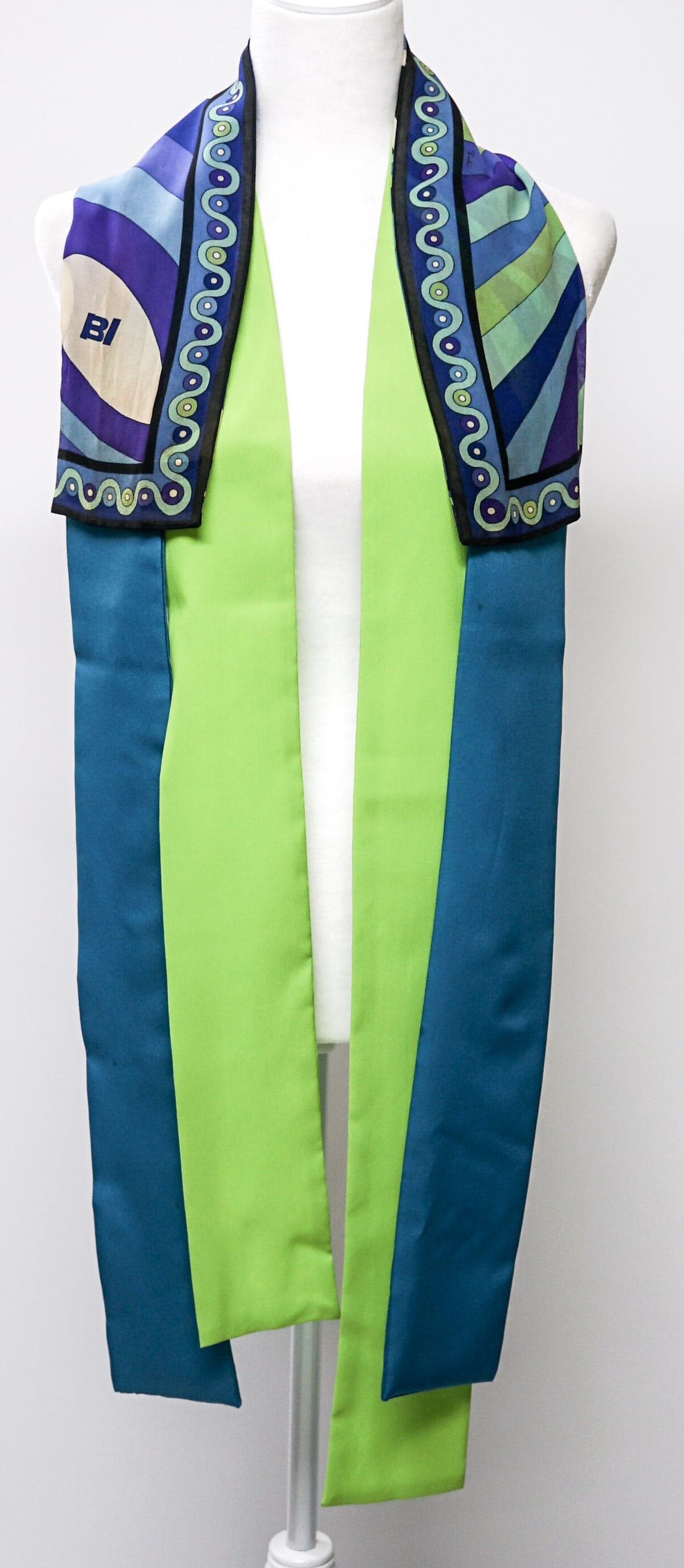 Braniff Airways (3) Scarves [Emilio Pucci] (1 of 12)