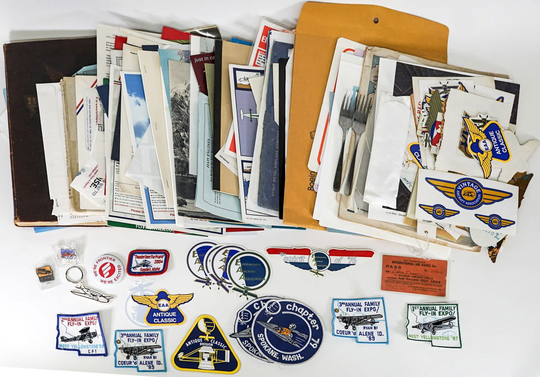 Large Group of Assorted Commercial Airlines Items (1 of 4)