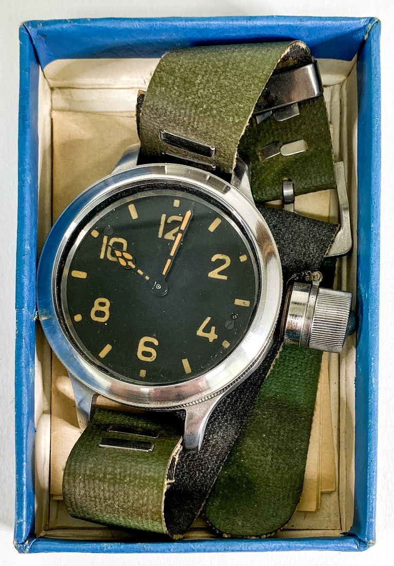 Zlatoust Special Warfare Divers Watch: 1964 Zlatoust Special Warfare Divers Watch Serial number #6808 in box with band. Dial measures 50 mm, total diameter 3 inches x 3 inches (75 mm). Not tested nor monitored. Measures for shipping purpos