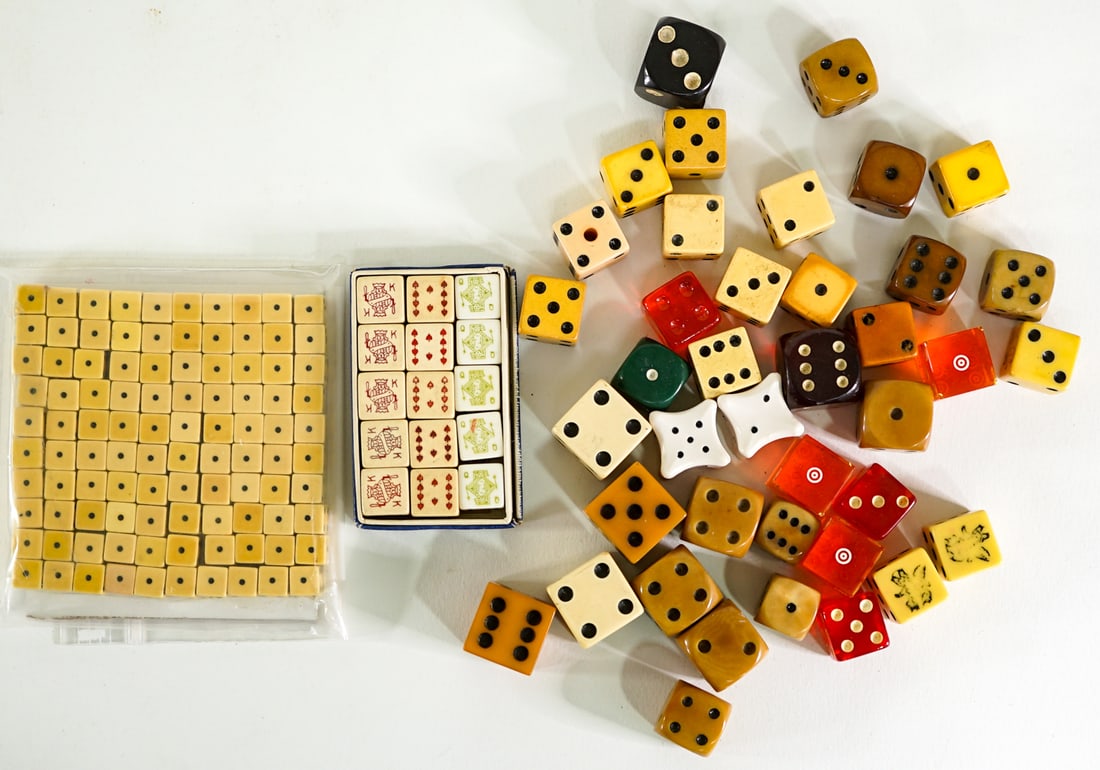 [Bakelite, Catalin, Miniature, Vintage] Dice (1 of 1)
