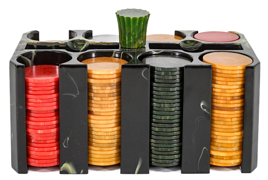 Bakelite Catalin Poker Caddy with Chips (1 of 5)