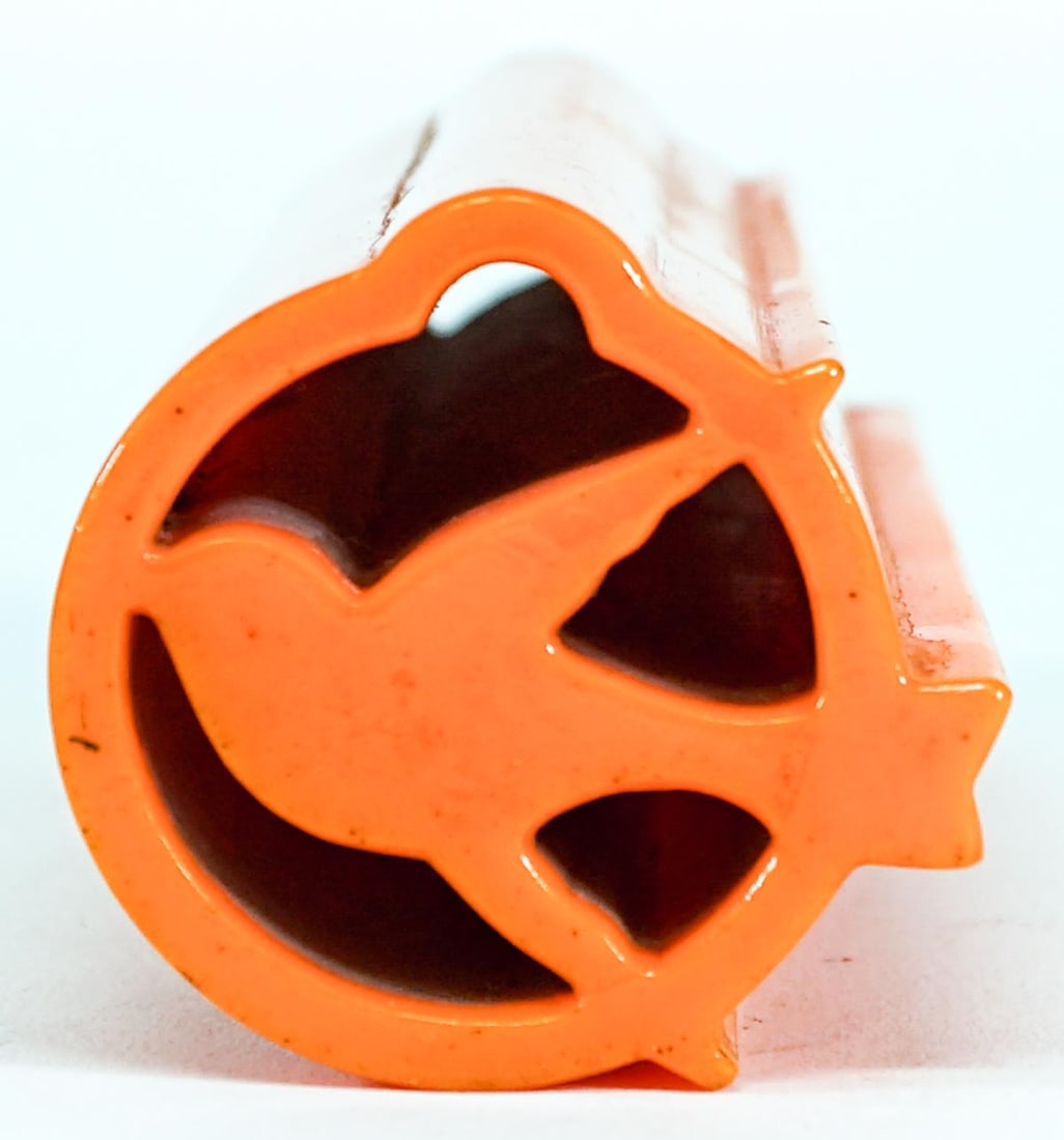 Extruded Bakelite Uncut Rod (Bird, 6 inches): Extruded Bakelite Uncut Rod (Bird, 6 inches length). Measures 6 in. x 2.25 in. x 2.25 in. Weighs 294 grams. The descriptions of items appearing in advertising prior to this auction are believed to be