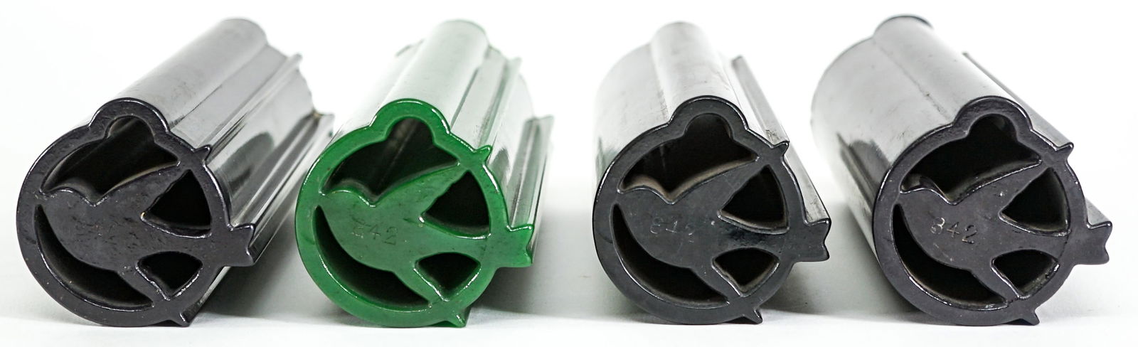 (4) Bakelite Rods with Birds (6 inches length): (4) Bakelite Rods with Birds (6 inches length x 2.125 x 2.125 inches each rod). Together they measure 4.5 x 4.25 x 4. They weighs 1187 grams combined. Due to the volume of this estate collection not a