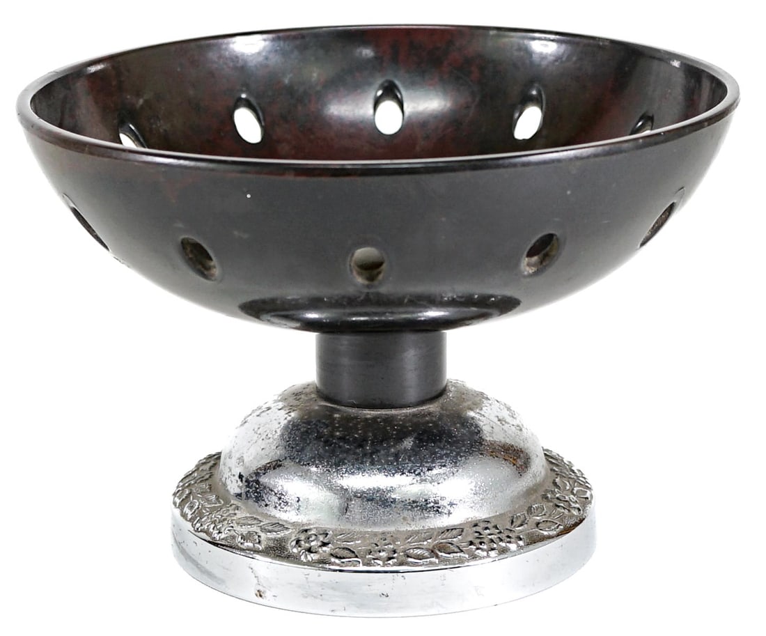 Bakelite Catalin Centerpiece Bowl (Made in UK): Bakelite Catalin Centerpiece Bowl (Made in England). Measures 5.25 x 8 x 8 inches. No damage or repairs. The descriptions of items appearing in advertising prior to this auction are believed to be cor