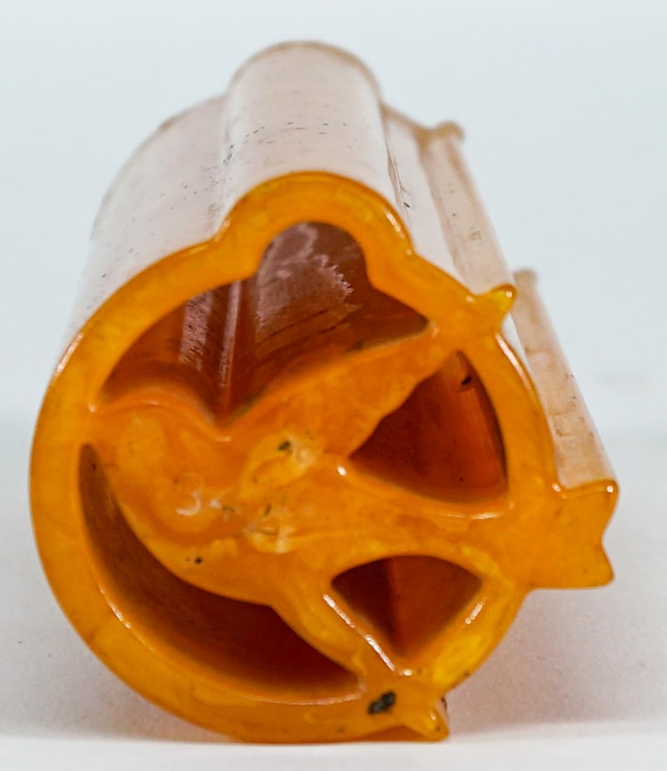 Extruded Bakelite Uncut Rod (Bird, 6 inches): Extruded Bakelite Uncut Rod (Bird, 6 inches length). Measures 6 in. x 2 in. x 2.25 in. Weighs 300 grams. The descriptions of items appearing in advertising prior to this auction are believed to be cor